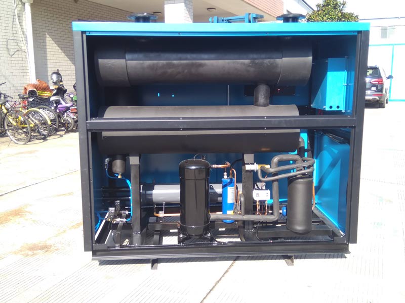 空壓機裝了干燥機，還有很多水是怎么回事？